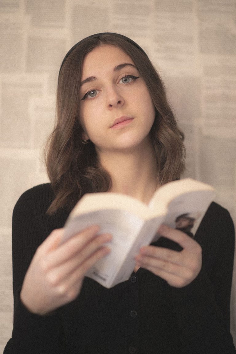 Portrait Retro de Julie Fauveau, @sunsetbrook